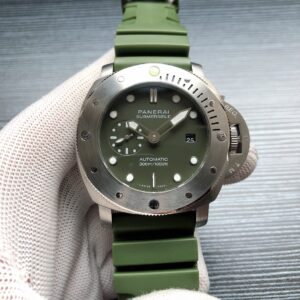 Panerai Submersible automatic 47mm watch (green)