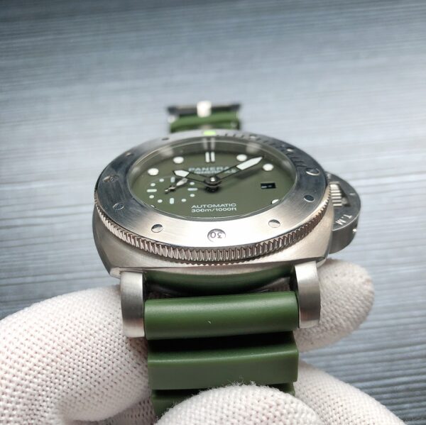 Panerai Submersible automatic 47mm watch (green) - Image 3
