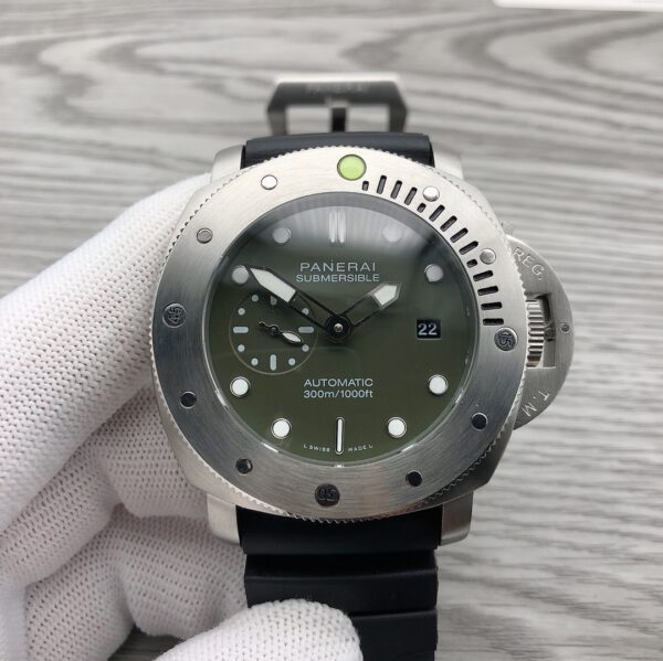 Panerai Submersible automatic 47mm watch (green with black strap) - Image 2