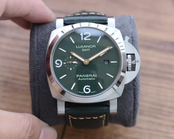 Panerai automatic luminor GMT 45mm (green)