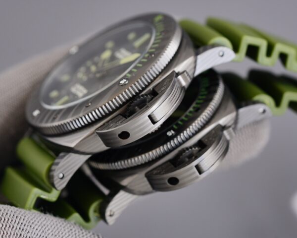 Panerai Submersible automatic 47mm and 42mm watch (green ) - Image 3